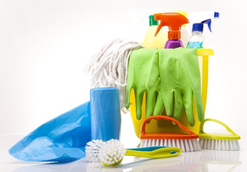 Using baking soda for mattress odor removal